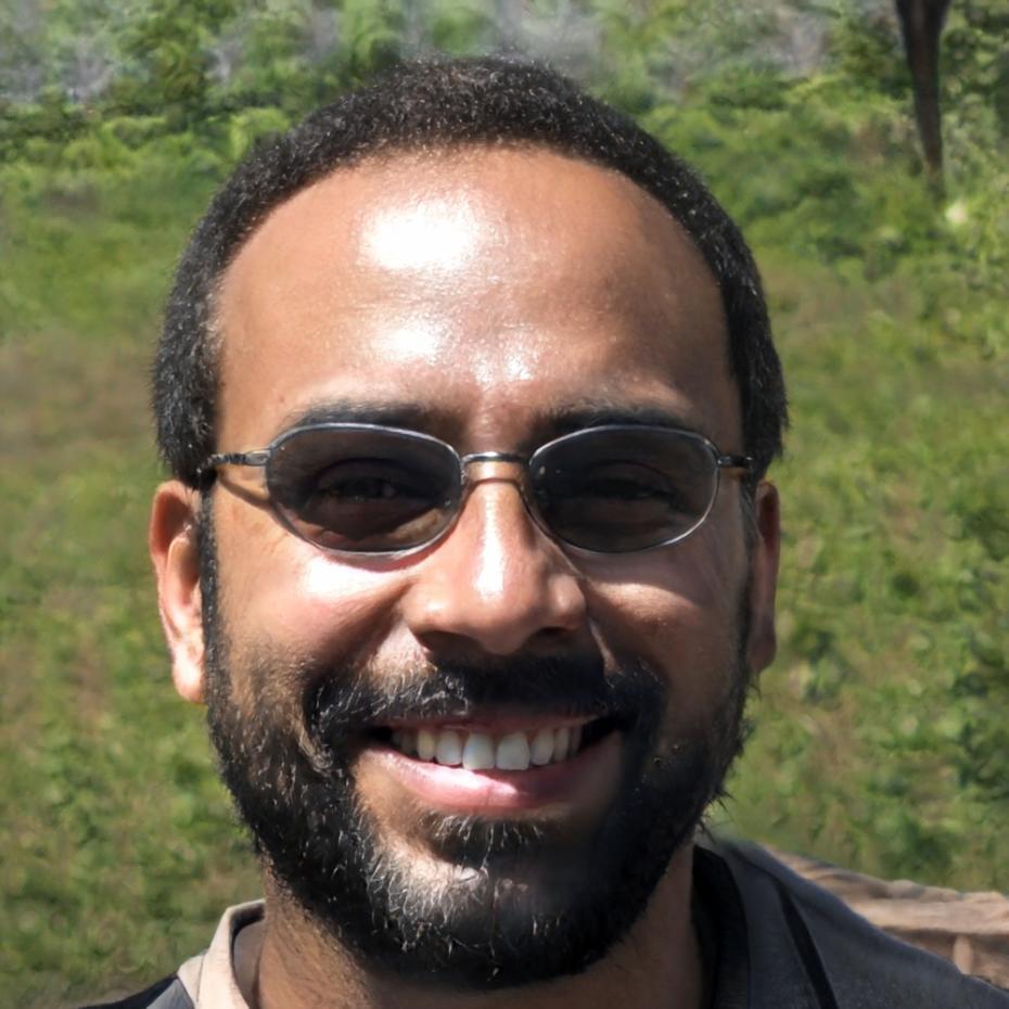 Portrait de Bastien Lenoir, formateur spécialisé en gestion budgétaire et planification financière personnelle